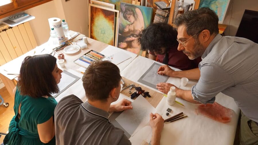 Florence: Painting experience, create your Florentine Lily! - Stage four: painting the lily with tempera