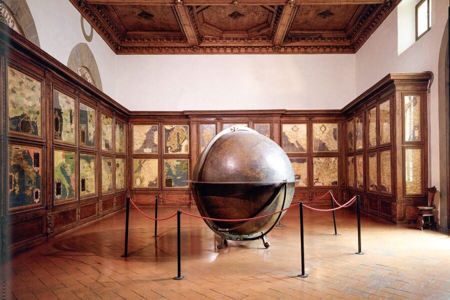 Florence: Palazzo Vecchio Entrance Ticket & Audioguide - Inside the Salone dei Cinquecento