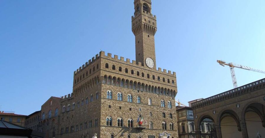 Florence: Palazzo Vecchio Guided Tour - Meeting your guide in Piazza della Signoria
