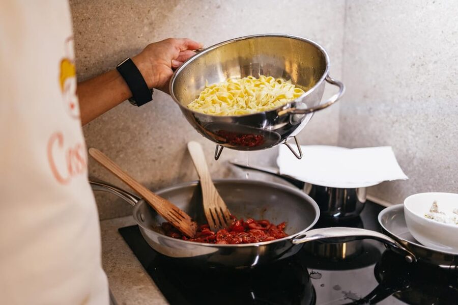 Florence: Pasta and Tiramisu Cooking Class with Local Host - Arriving at a Local Florentine Home