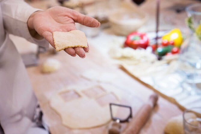 Florence: Pasta Cooking Class with Tiramisu & Gift Apron - What the group size means at the worktable