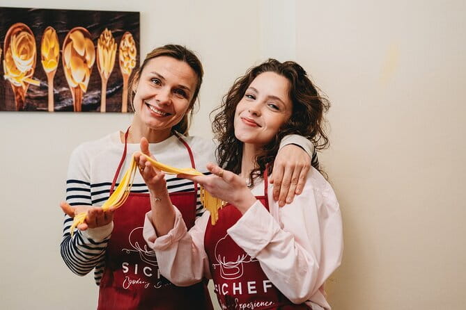 Florence: Pasta Cooking Class with Unlimited Wine - Why the food and wine package matters