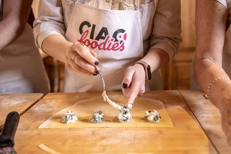 Florence: Pasta & Tiramisu Class with Unlimited Wine - Who will get the most from this class