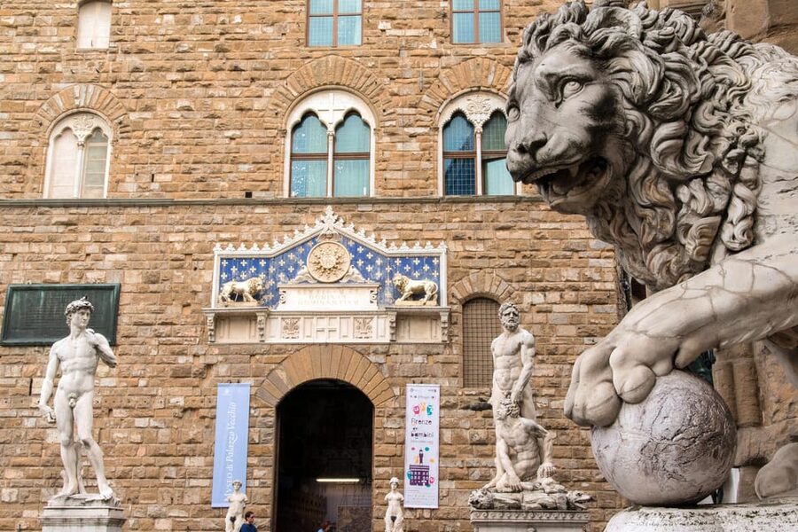 Florence: Piazza della Signoria & David - Anti Walking Tour - The guide and the value of a small group