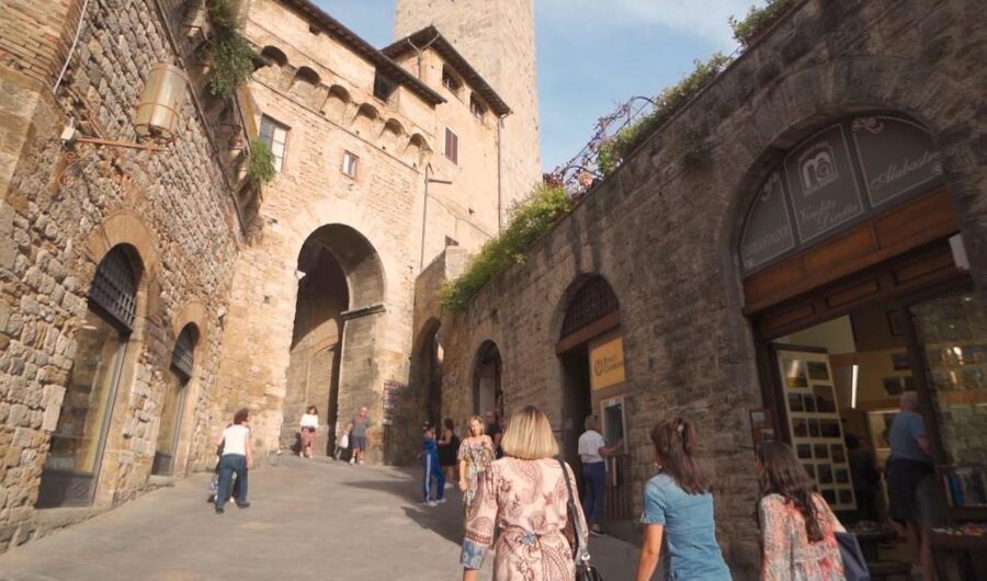 Florence: Pisa, Siena, S. Gimignano, Chianti Wine & Lunch - Transport, group rhythm, and guide quality