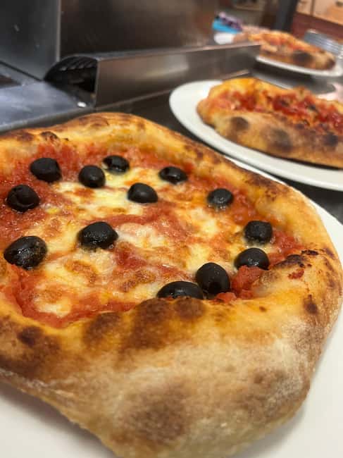 Florence: Pizza and Gelato Cooking Class - Timing, meeting point, and the red number