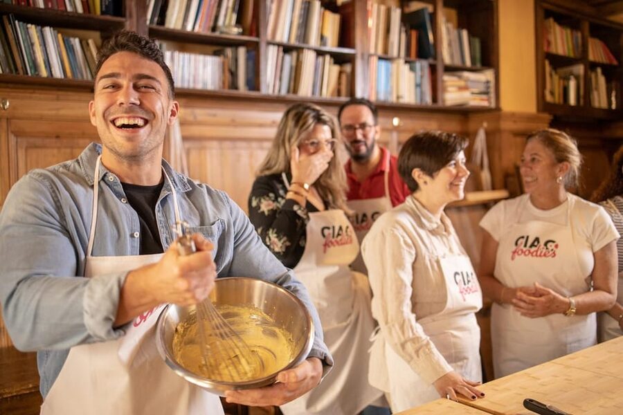Florence: Pizza and Gelato Experience with Unlimited Wine - Choosing toppings and learning the pizza basics