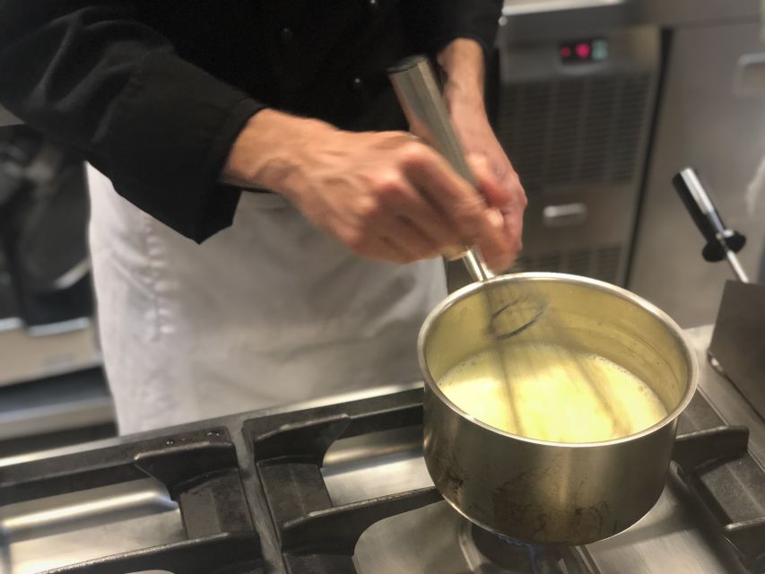 Florence: Pizza and Gelato Family-Friendly Cooking Class - Sitting down to eat what you made