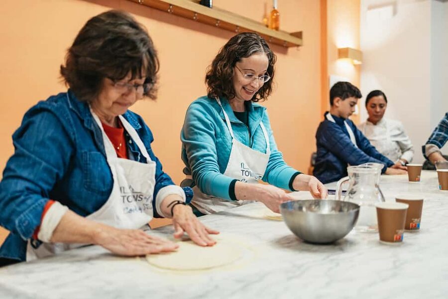 Florence: Pizza and Gelato Preparation Class - Meeting near San Lorenzo Central Market