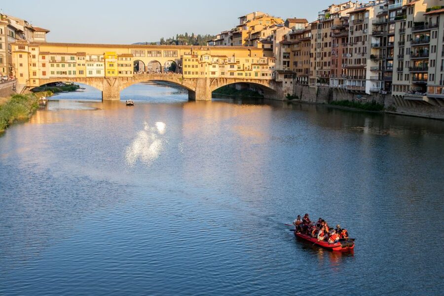 Florence: Pontevecchio Bridge and City Sights Rafting Cruise - Going beneath Ponte Vecchio