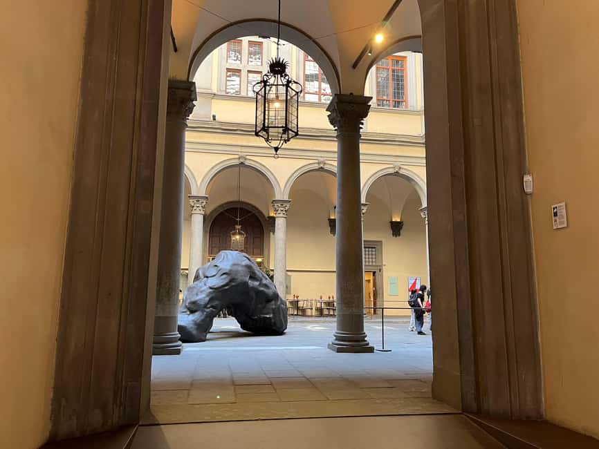 Florence Premium E-Bike Tour + Photo Shoot and Tastings - Ospedale degli Innocenti and the quieter center