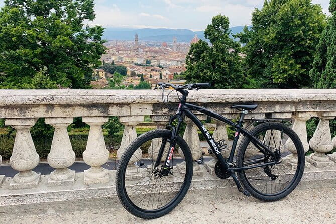 Florence: Private Bike Tour - From Piazza della Signoria to Santa Croce