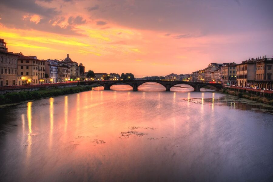 Florence: Private City Walking Tour - Piazza Santa Trinita and the return through central Florence