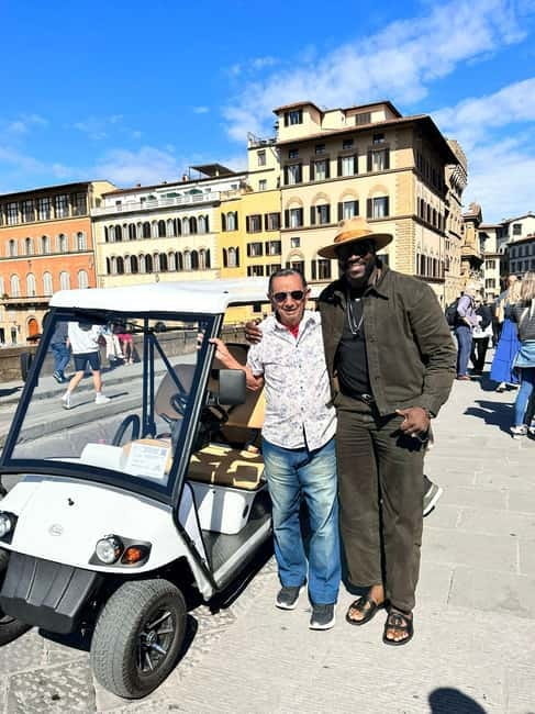 Florence: Private Electric Mini Car Tour with Local Guide - Palazzo Vecchio, the Uffizi, and the Arno