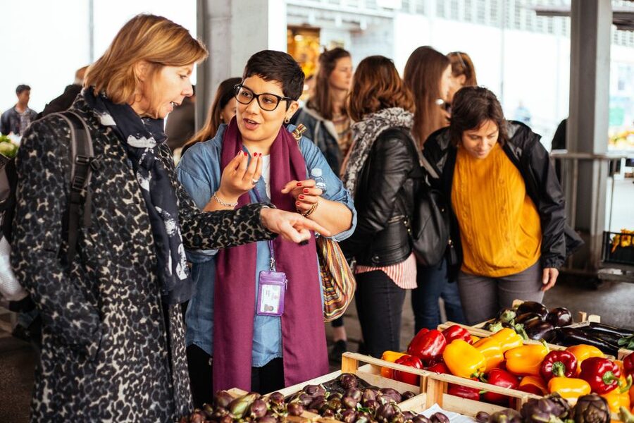 Florence: Private Food Tour – 10 Tastings with Locals - Piazza Santo Spirito and the Oltrarno feel