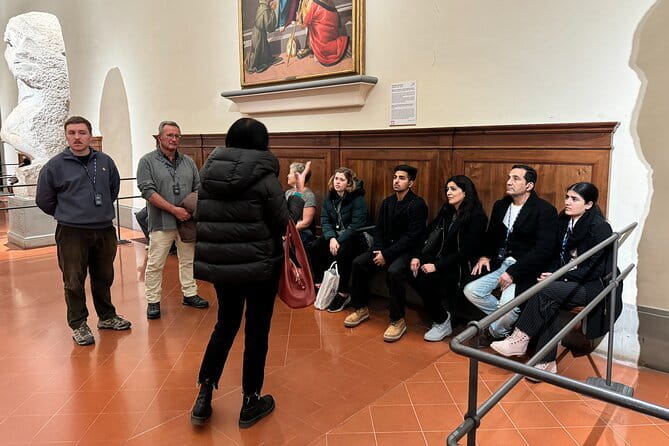 Florence: Private guided tour to the Accademia Gallery - Meeting at Via de’ Pucci and getting inside