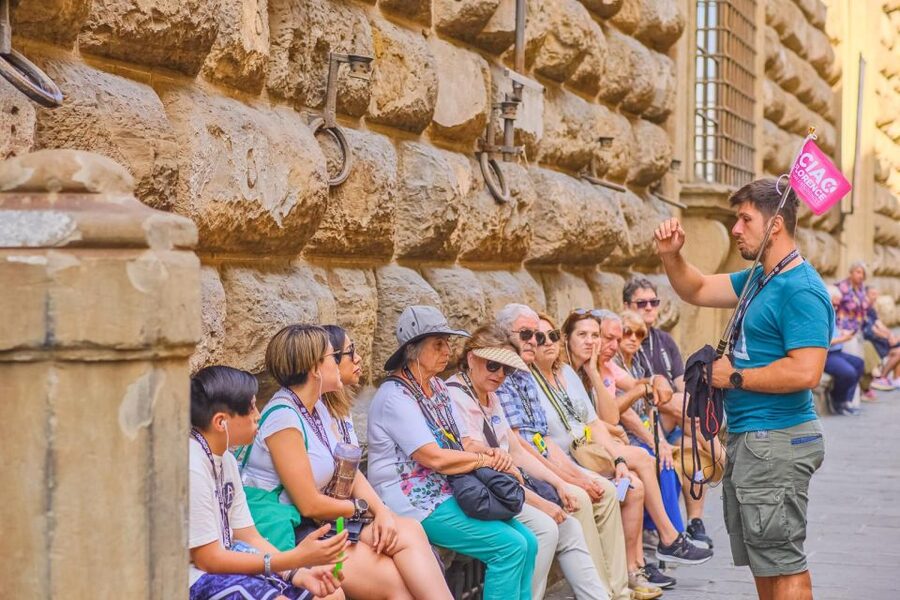 Florence: Private Guided Walking Tour - Ponte Vecchio and the route toward Pitti Palace