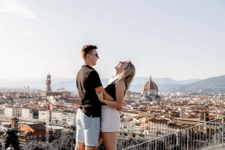 Florence: Private Photoshoot at Piazzale Michelangelo - The crowd problem at Piazzale Michelangelo