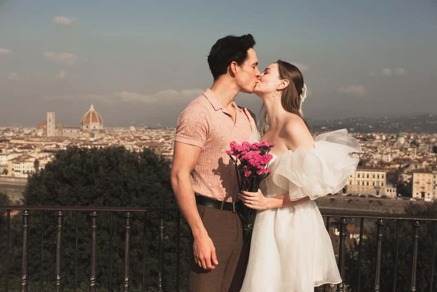 Florence: Private Photoshoot at Piazzale Michelangelo - Who should book this photoshoot?