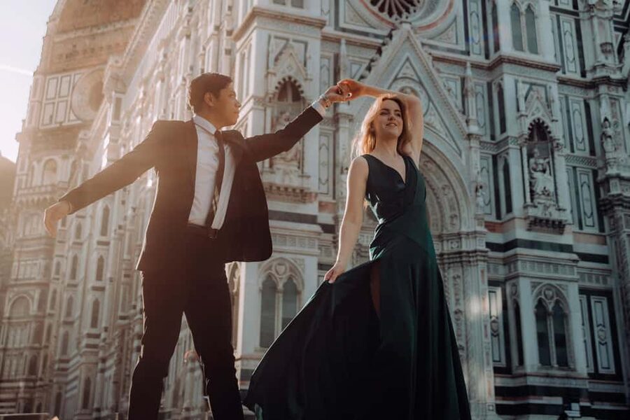 Florence Private Professional Photoshoot - From Piazza Repubblica to Piazza della Signoria