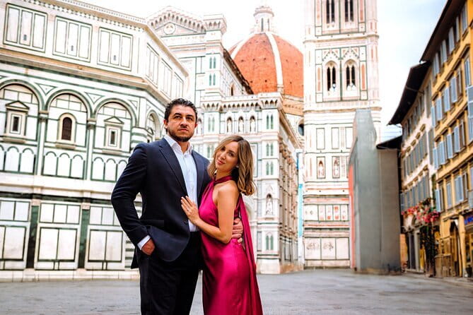 Florence: Private Professional Photoshoot Outside the Duomo - Receiving the Edited Digital Pictures