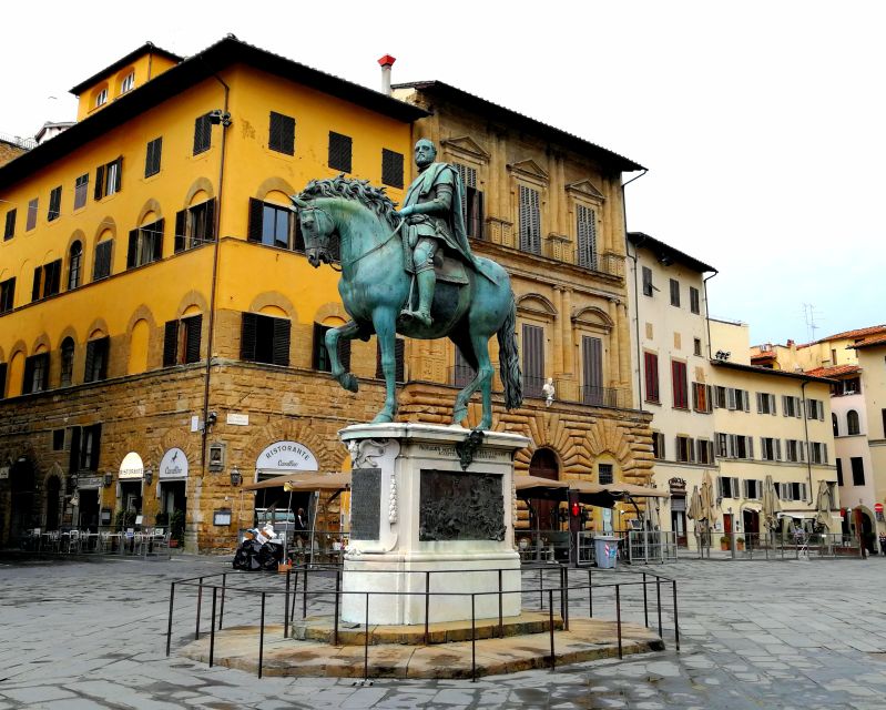 Florence: Private Walking Tour with a Local Guide - Crossing the Arno at Ponte Vecchio