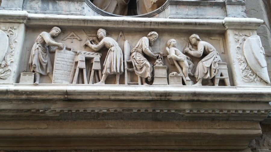 Florence: Private Walking Tour with a Local Guide - Piazza Pitti and the Medici legacy