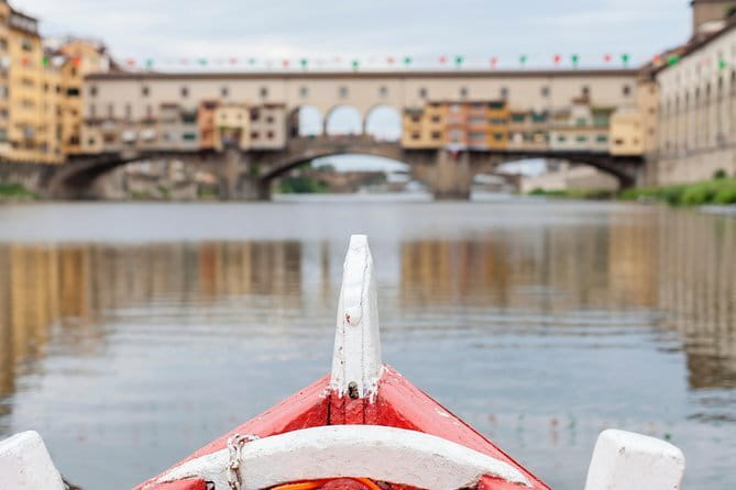 Florence River Cruise on a Traditional Barchetto - Seeing the Uffizi from below