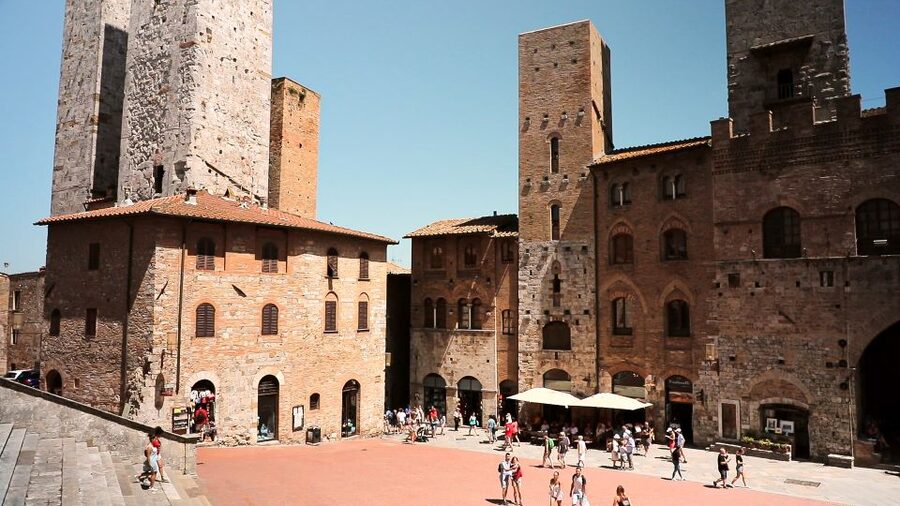 Florence: S. Gimignano, Siena, Chianti & Wine Tasting Lunch - San Gimignano: towers, gelato, and two hours on your own