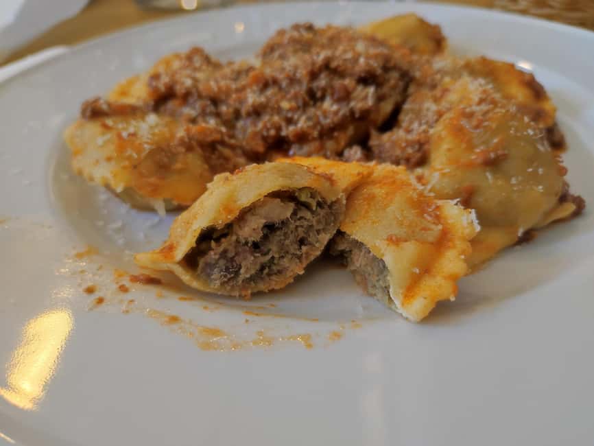Florence’s Ultimate Food Tour: Full Tuscan Meal with a Local - Piazza Indipendenza and the lunch course