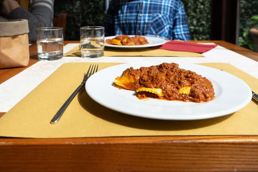 Florence’s Ultimate Food Tour: Full Tuscan Meal with a Local - Meeting under the obelisk
