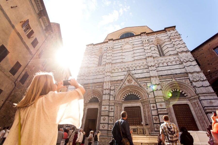 Florence: Siena, San Gimignano & Monteriggioni with Tasting - Siena’s Piazza del Campo and the Palio Tradition