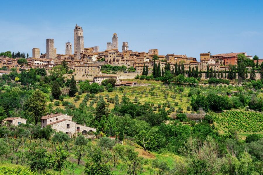 Florence: Siena San Gimignano Private Day Tour by Deluxe Car - Monteriggioni and its compact medieval walls