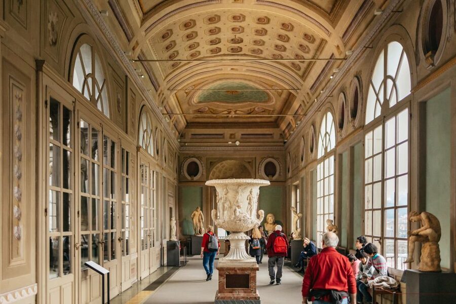 Florence: Skip-the-Line Uffizi Small Group Tour - Inside the Uffizi: A Clear Route Through Renaissance Art