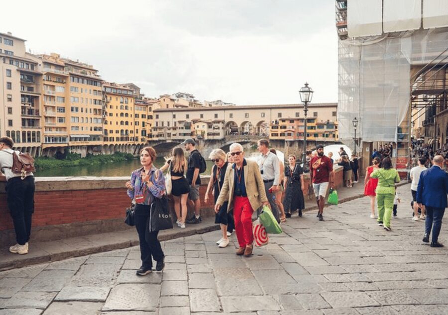 Florence: Small Group Guided Walking Tour - What the guide adds