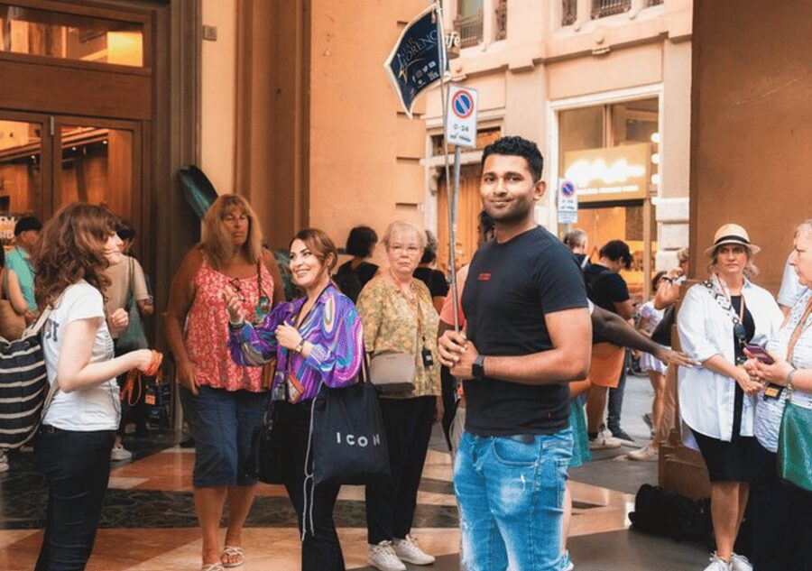 Florence: Small Group Guided Walking Tour - Starting at the Hard Rock Cafe