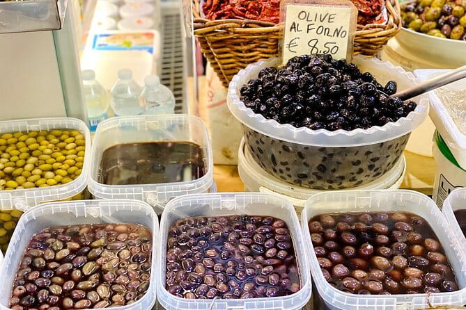 Florence Street Food Tour and sightseeing with Central Market - Mercato Centrale: start with olive oil, pasta, and truffle flavors