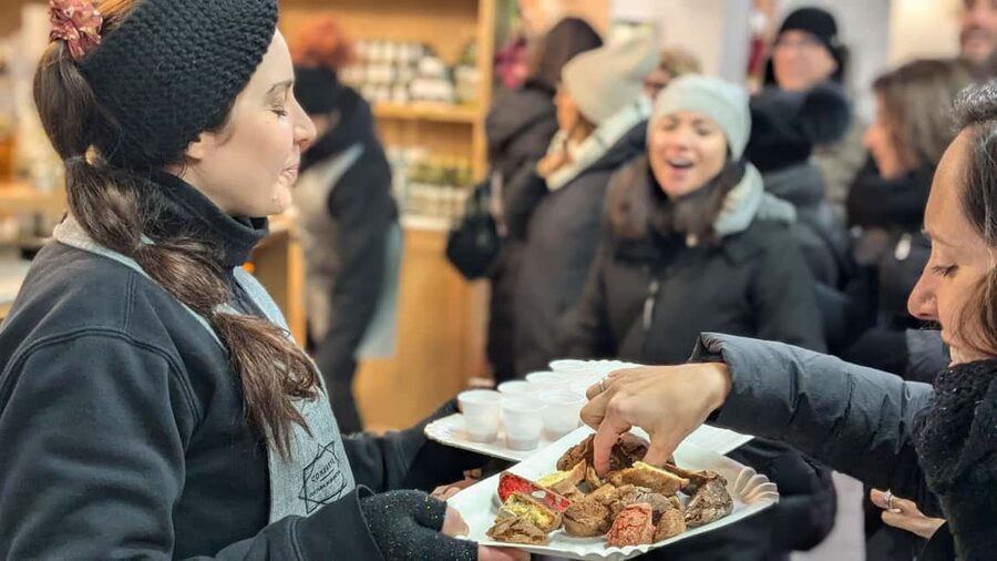 Florence Street Food Tour: Central Market & Duomo Area - Schiacciata and the Tuscan sandwich stop