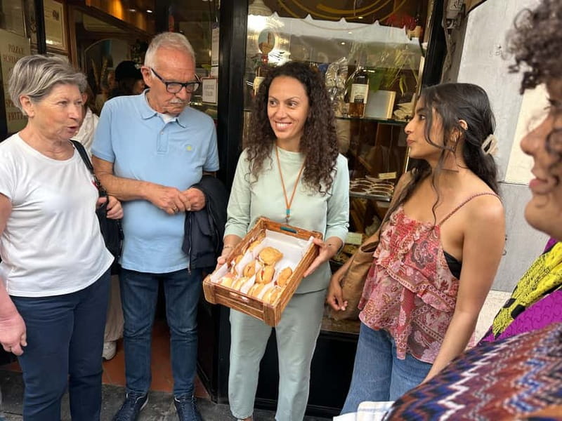 Florence: Street Food Tour with Wine & Local Guide - Schiacciata, wine, and the first taste of Tuscany