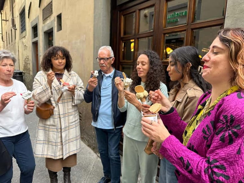 Florence: Street Food Tour with Wine & Local Guide - Florence’s monuments between the tastings