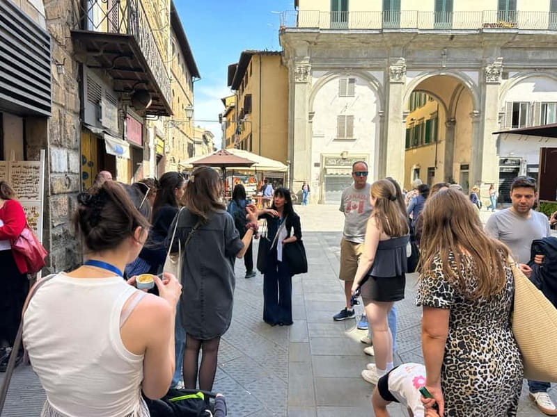 Florence: Street Food Tour with Wine & Local Guide - The guides are the heart of the experience