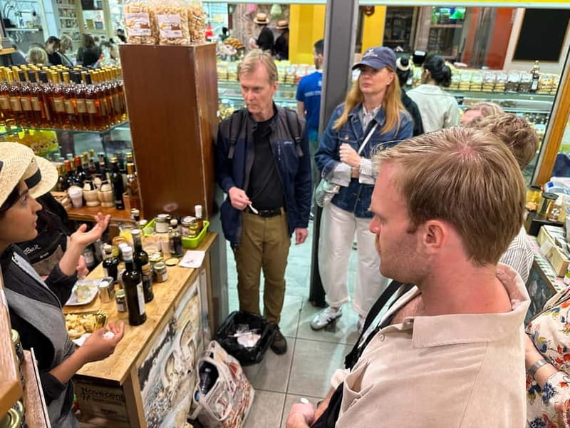 Florence: Street Food Tour with Wine & Local Guide - How much food do you get for $39?