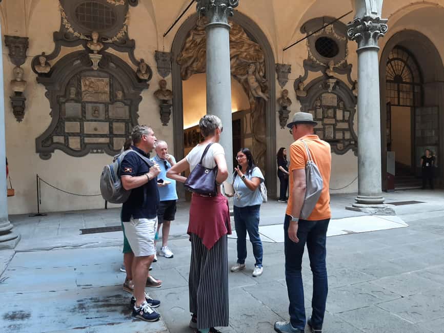 Florence: The Medici Experience Tour - Entering Palazzo Medici Riccardi on Via Cavour