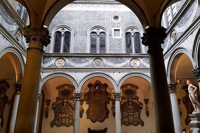 Florence - The Medici's Private Walking Tour - Piazza della Signoria: Medici power in public