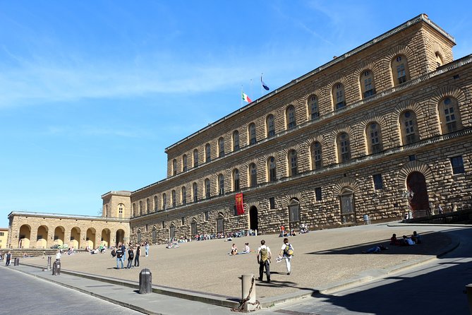 Florence - The Medici's Private Walking Tour - The guide makes or breaks the experience