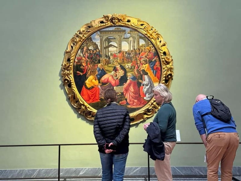 Florence: Uffizi Gallery Fast-Track Ticket - Meeting your host at Leonardo da Vinci’s statue