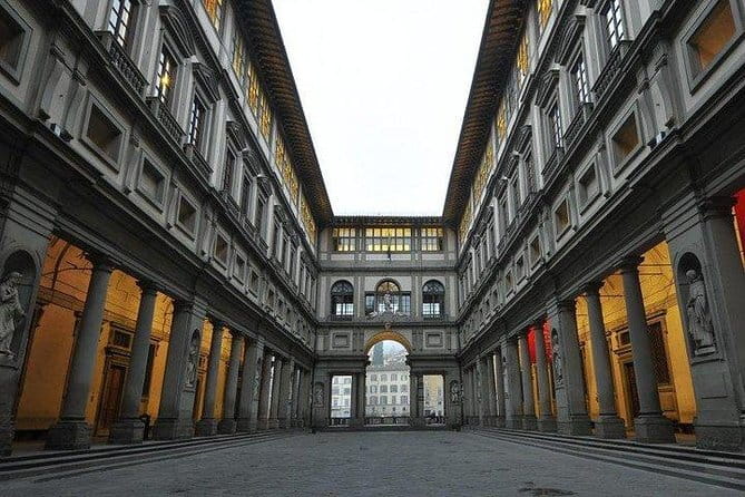 FLORENCE: Uffizi Gallery + Palazzo Vecchio monolingual Guided Tour - Small Group - Piazza della Signoria, Florence’s open-air stage