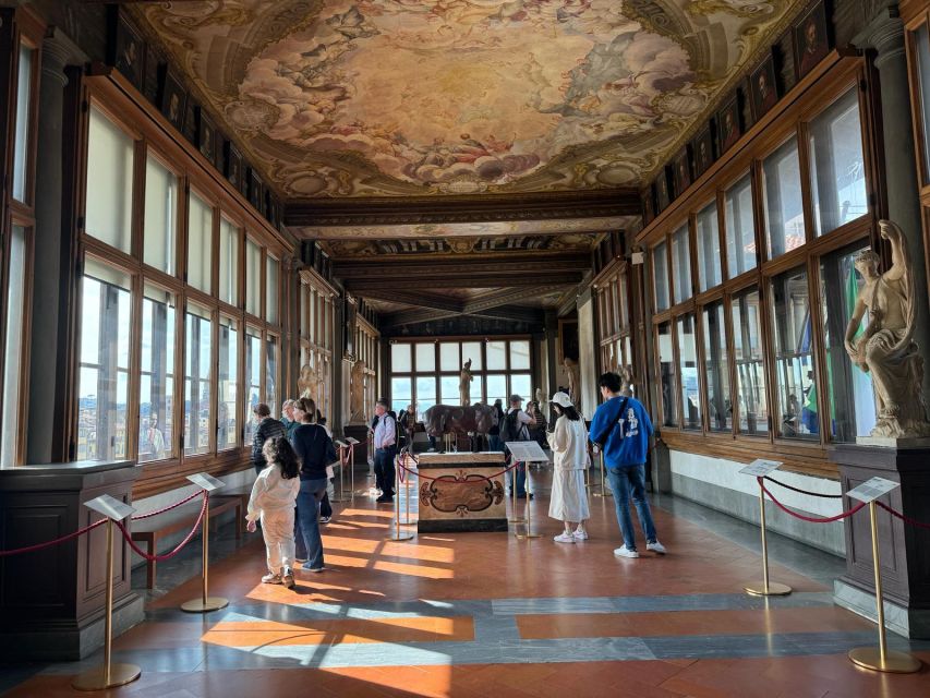 Florence: Uffizi Gallery Priority Access & Small Group Tour - Entering the Uffizi through priority access