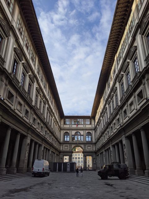 Florence: Uffizi Gallery Small-Group Guided Tour with Ticket - The small-group setup and headsets