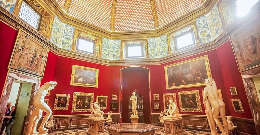 Florence: Uffizi Priority Ticket & Masterpieces Audio App - Using the audio app without losing your independence
